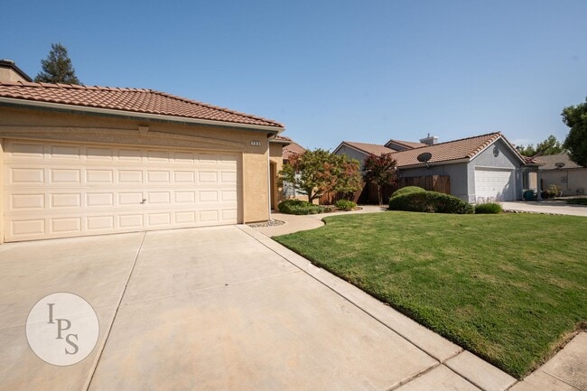 753 Applegate Ave