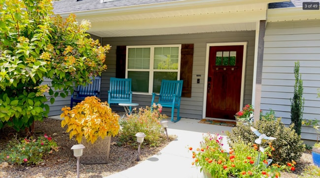 Photo - 18 Primrose Ln