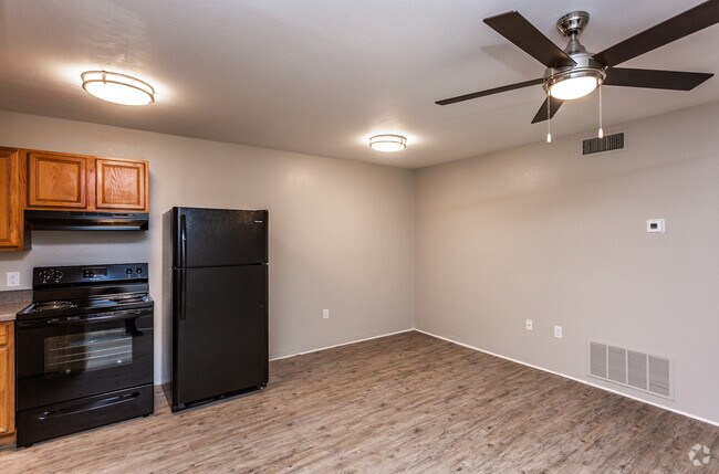 1HAB, 1BA - 535&nbsp;ft² - Comedor y cocina - Cornerstone Apartments