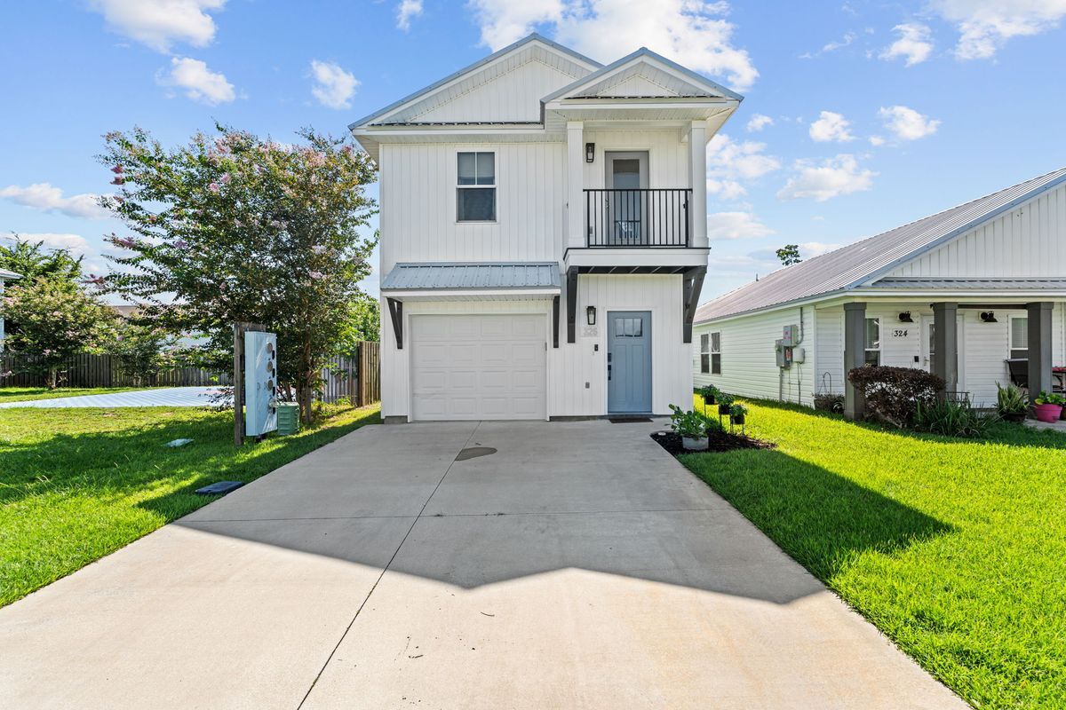 Photo - 326 Raven Ln