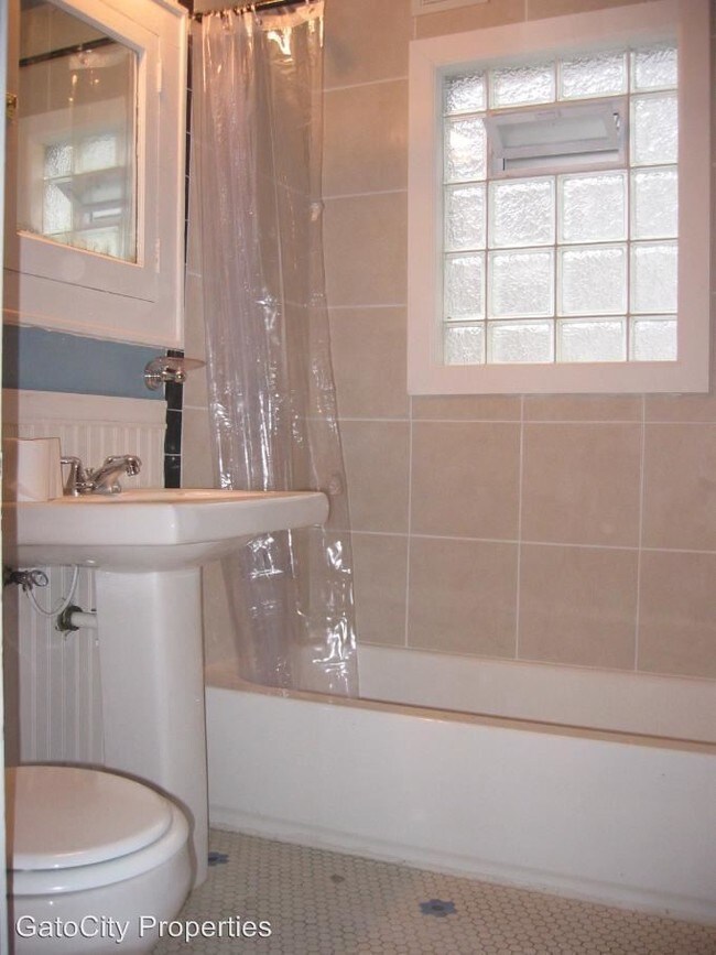 Photo - 3449 N Oakland Ave