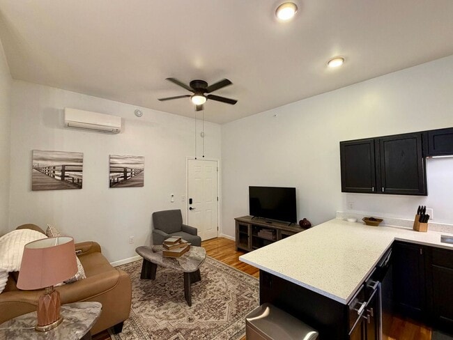 Photo - 719 N 3rd Ave Unit #6