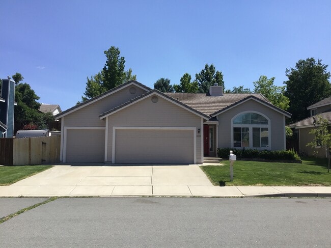 Building Photo - 2244 Stone View Dr
