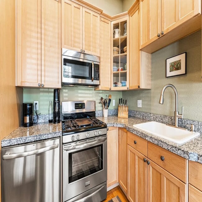 Photo - 800 E 18th Ave Unit 106