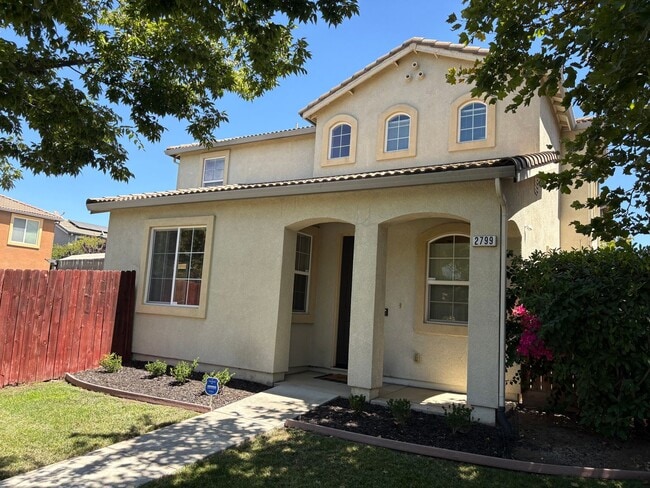 Building Photo - 2799 Crested St Rental