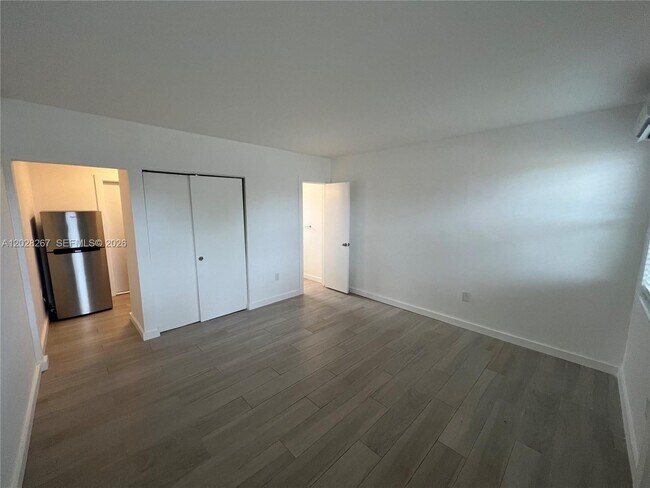 7035 NE 4th Ct Unidad 3