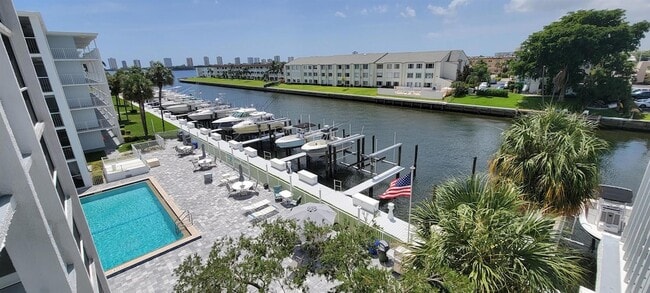 Building Photo - 108 Paradise Harbour Blvd Unit 405 Rental