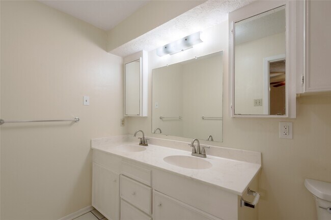 Photo - 138 Summer Pl