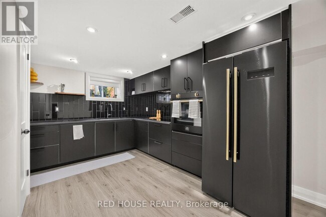 Photo - 70 Beaverbrook Ave