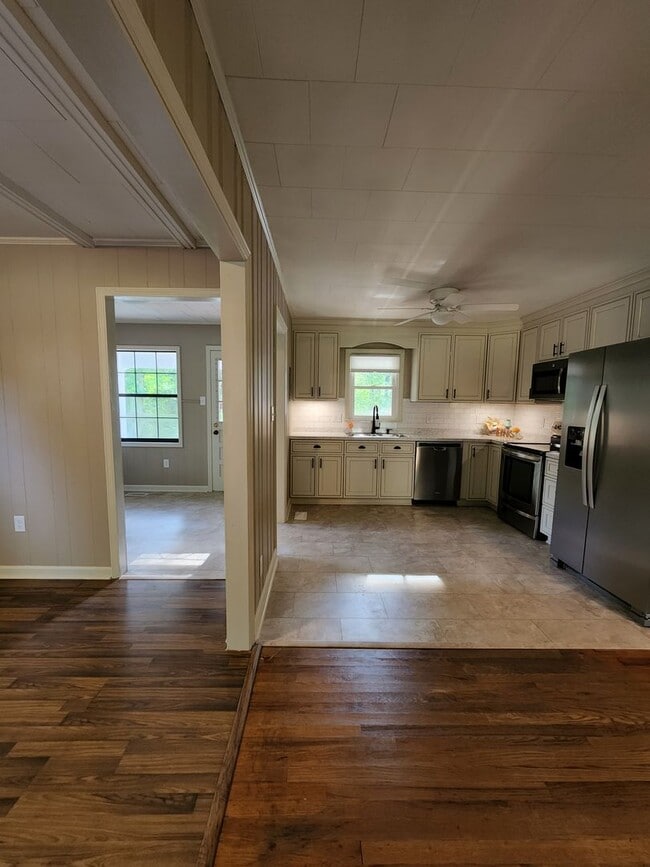 Photo - Black Mountain Rental