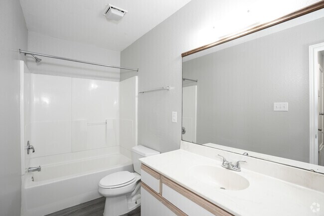 1BD - 1BA - 705SF - Bathroom