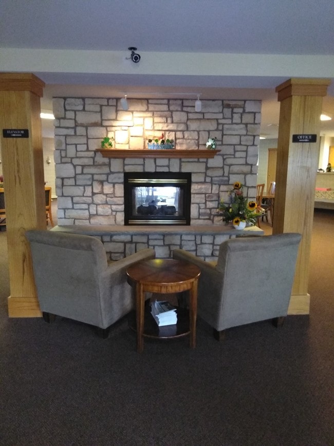 Photo - Marquette Manor