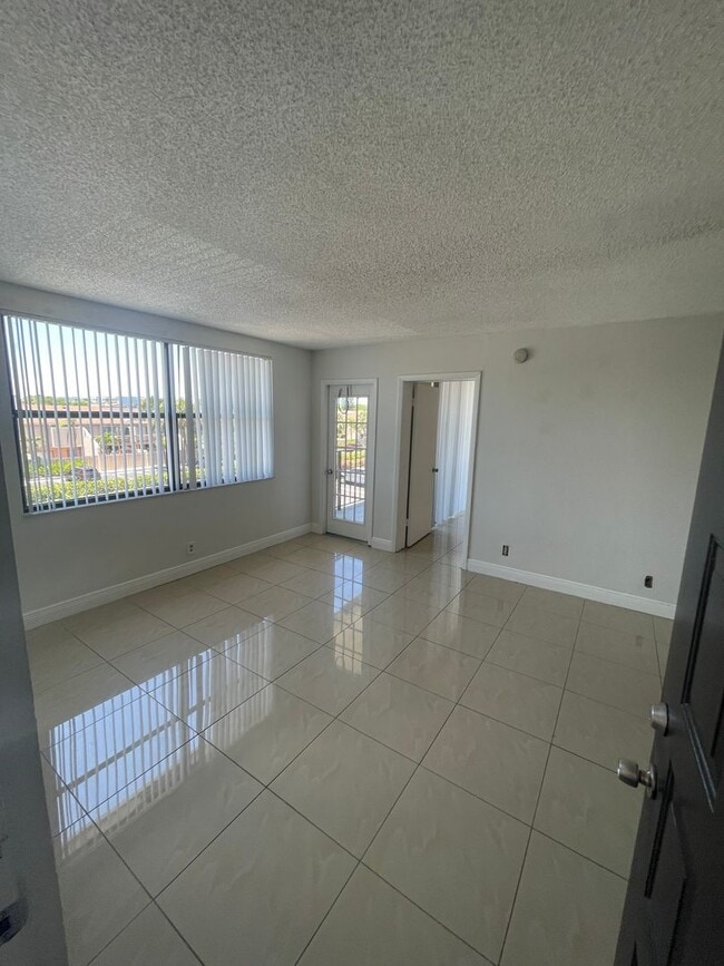 Photo - 708 Executive Center Dr Unit 32, FL 33401