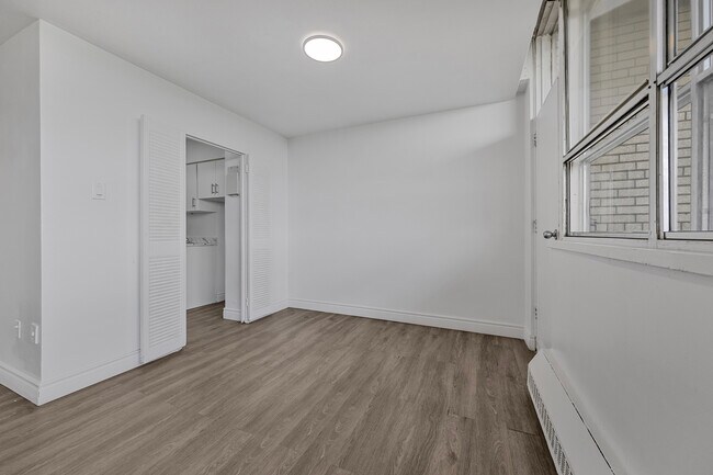 Photo - 65 Thorncliffe Park Dr Unit 1006
