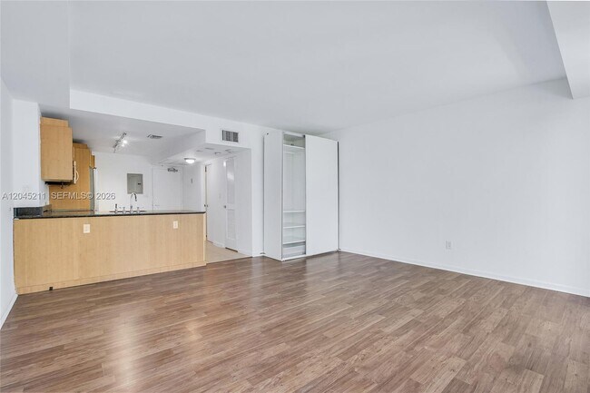 10275 Collins Ave Unit 201