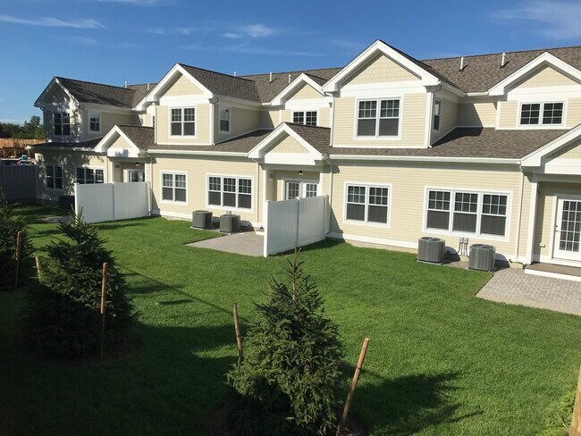 Townhomes at 285