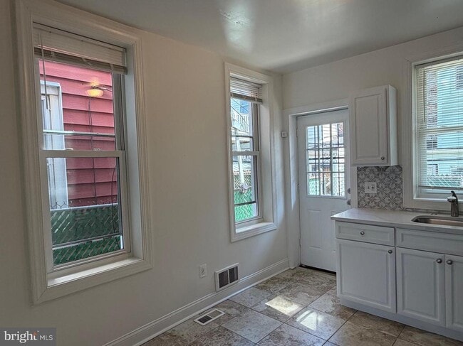 Photo - 2667 N Napa St