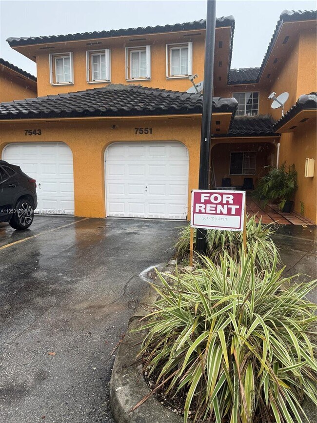Building Photo - 7551 NW 176th Terrace Unit 7551 Rental