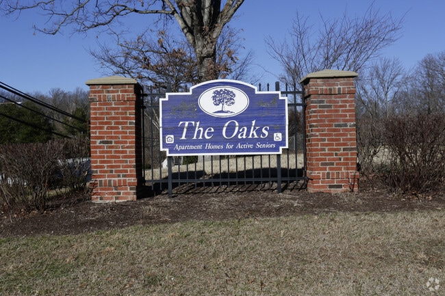 Photo - The Oaks Apartments