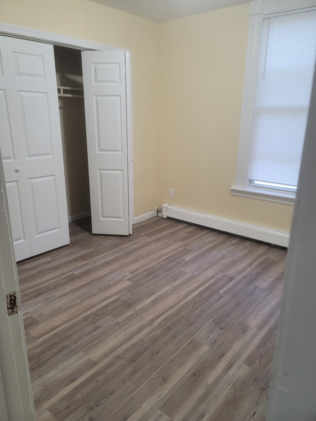 357 Poplar St Unit 2nd floor