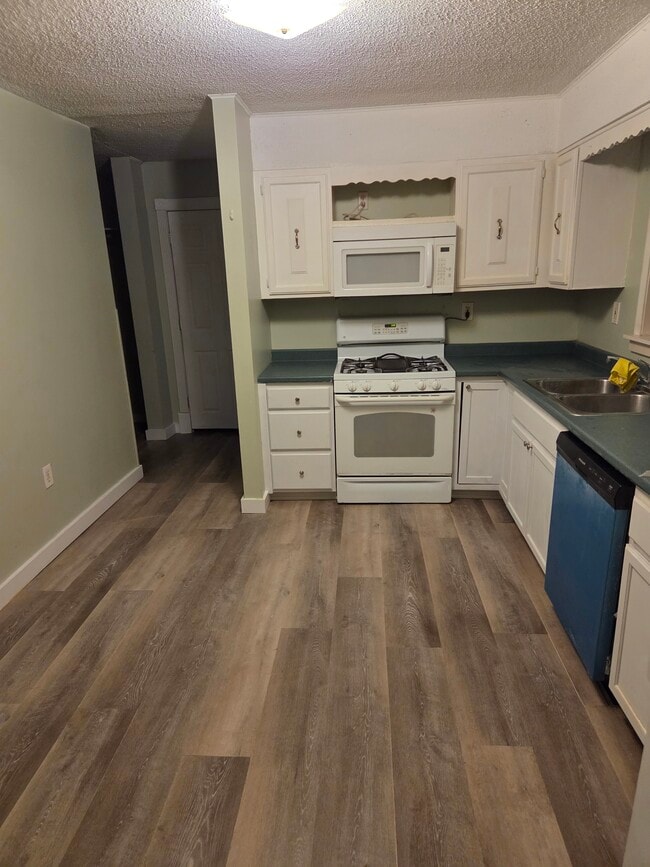 Photo - 495 Carter Hill Rd Unit 2