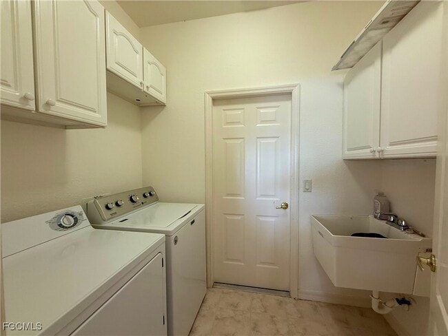 Building Photo - 1700 SW 30th Terrace