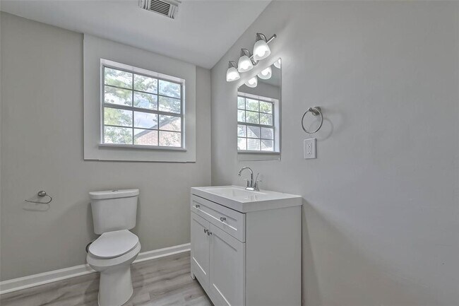 Photo - 17805 Villa Way Dr