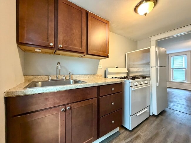 Photo - 615 Prospect Ave NE Unit 3