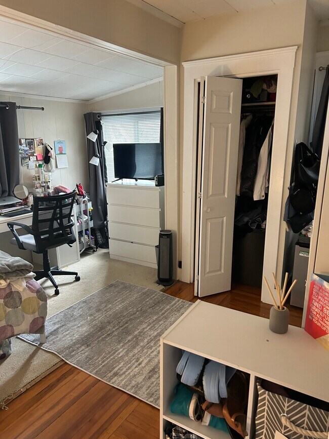 24 Burnham St Unit 2