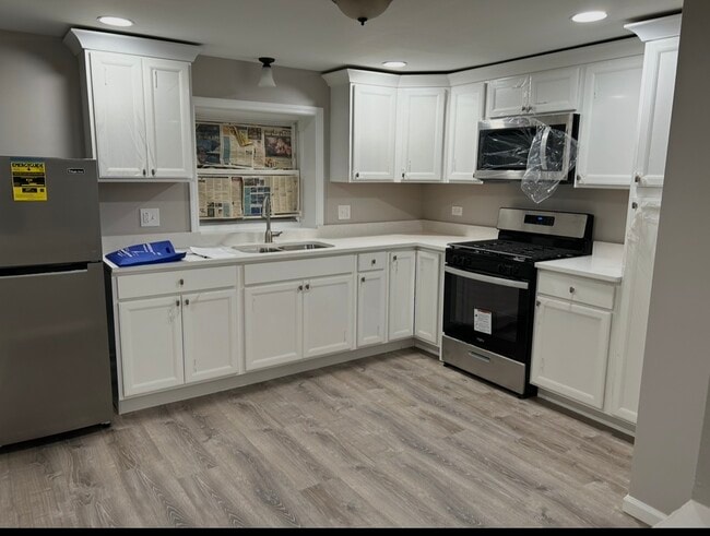 Building Photo - 1039 David Dr Unit 1E