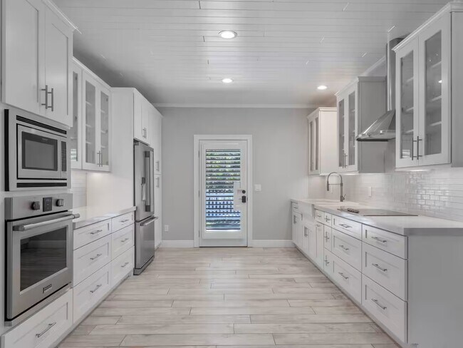 Photo - 5660 Deer Path Ln