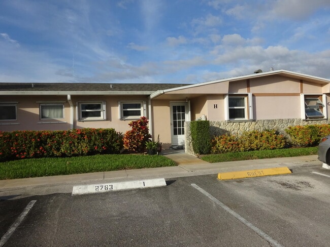 Building Photo - 2763 Dudley Dr W Unit H