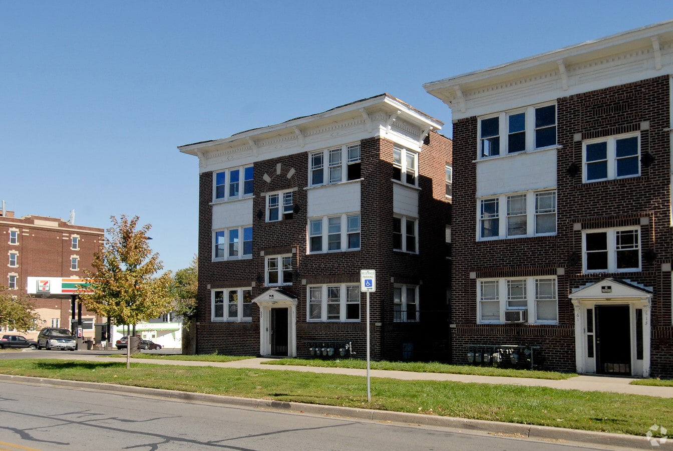 Benton Park Apartments - Benton Park Apartments