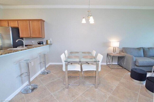 Photo - Golfer's Paradise - this Penthouse Floor 2/2 waterfront\golf course view has golf transfer member... Unidad 643