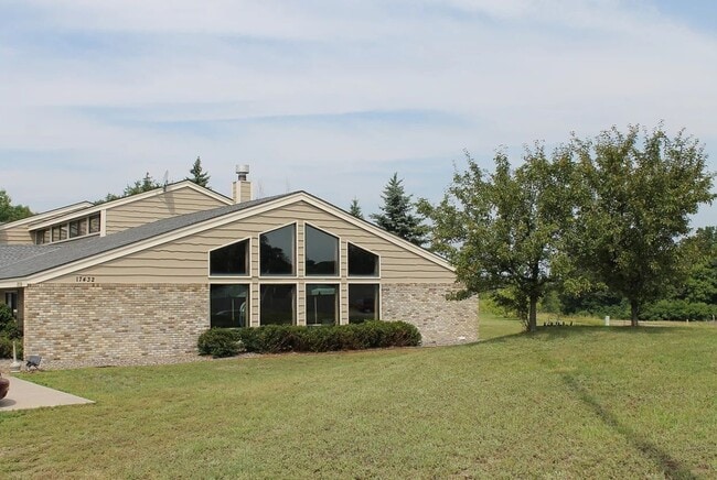 Elk River Lodge and Apartments