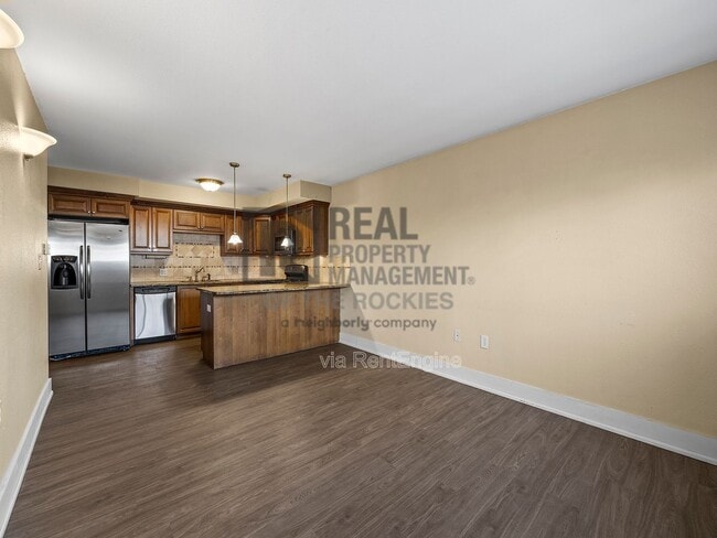 Photo - 233 N Meldrum St Unit A8