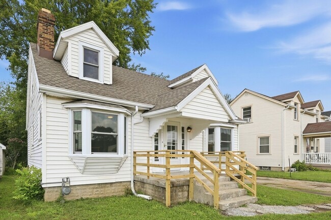 Photo - Three bedroom, one bathroom single in Springfield!