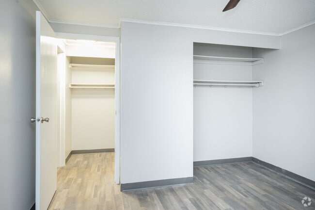 2 habitaciones, 2 baños, 864 pies cuadrados, dormitorio