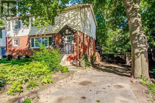 Photo - 302 Maple Ave