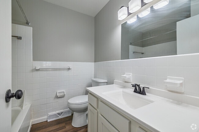 2BD, 1BA - 780SF