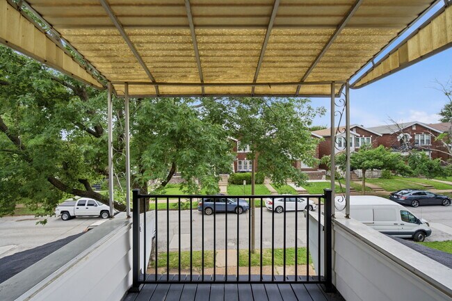 Photo - 5055 Lindenwood Ave