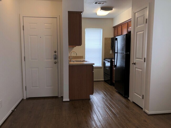 Photo - 3705EL Unidad A