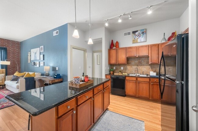 Photo - Galleria Parc Apartments