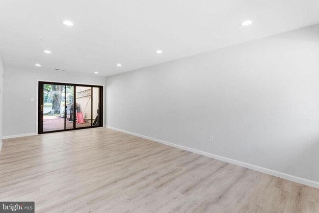 Photo - 36 Viburnum Ln