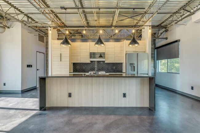 Photo - 4801 S Congress Ave Unidad S3 Rental