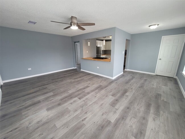 Building Photo - 5211 Ave S