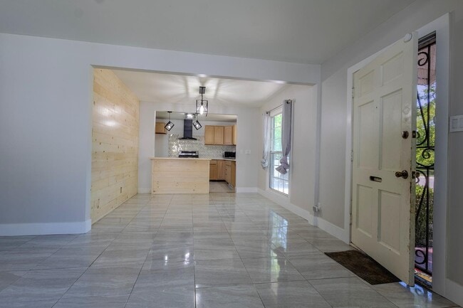 Photo - 1842 Princeton Ave
