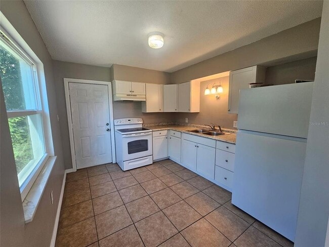 Photo - 4118 59th St W