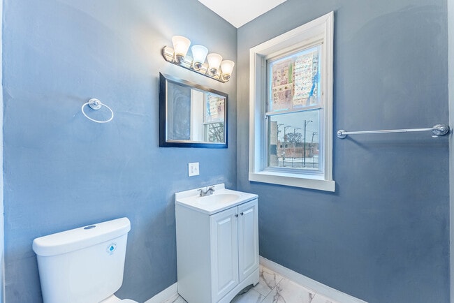 Photo - 6849 S Green St Unit 1