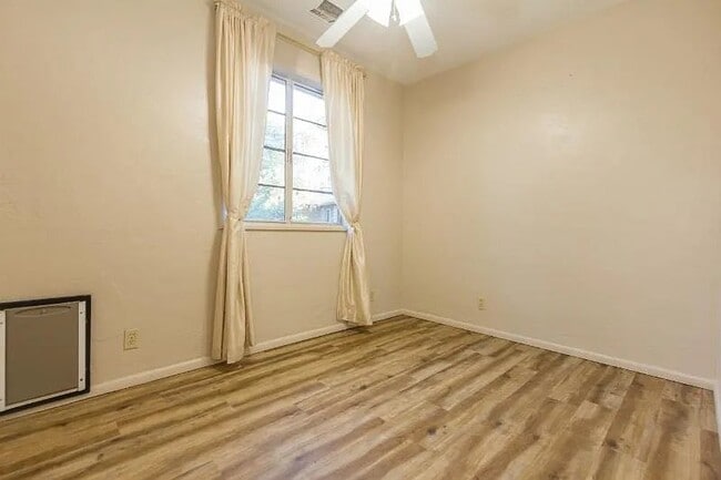 Photo - 414 W Leroux St